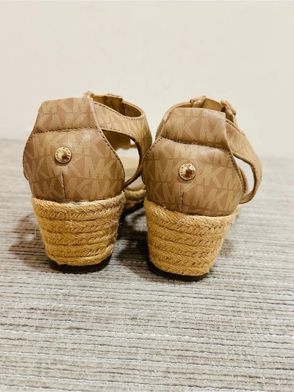 NWOTMichael Kors Berkley Girls Kids Wedge Sandals Shoes Size US 4 Youth / EUR 35